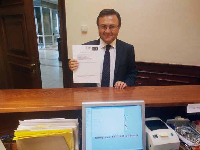 Miguel Ángel Heredia, en el registro del Congreso