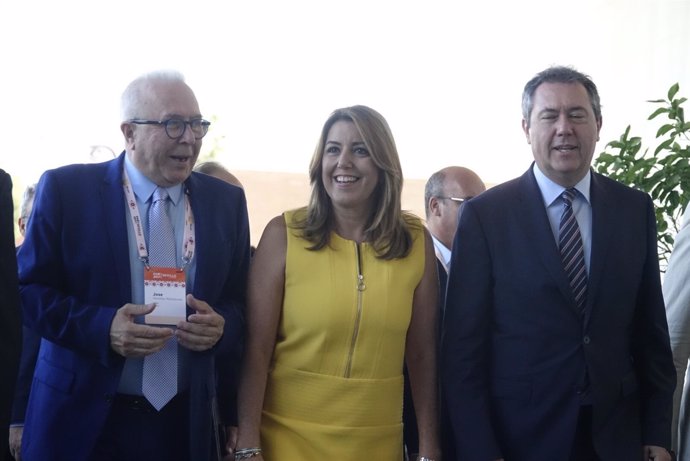 Sánchez Maldonado, Díaz y Espadas, en su visita al congreso de la EAIE