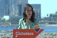 Arrimadas condena las amenazas a Gabriel pero también le pregunta "qué espera"