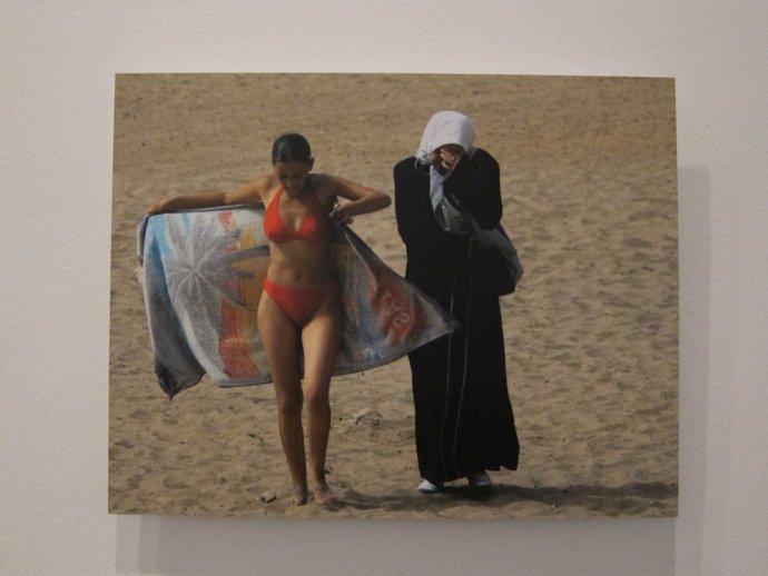 Fotografía 'A girl' (2003) de Zohra Bensemra          