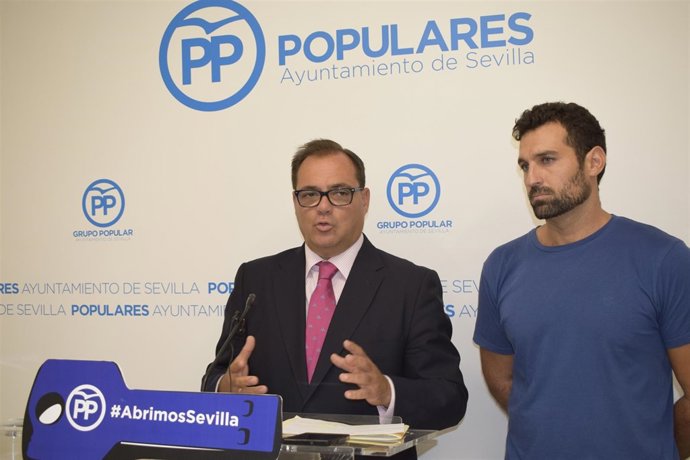 Un momento de la rueda de prensa del PP