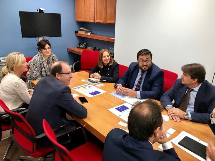 Reunión de la misióon comercial de Diputación 