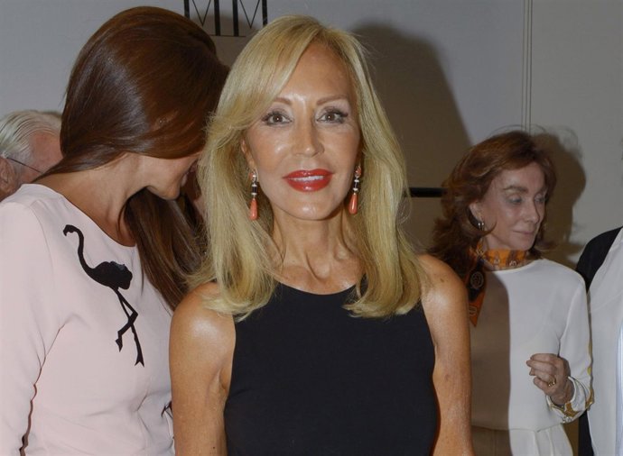 CARMEN LOMANA