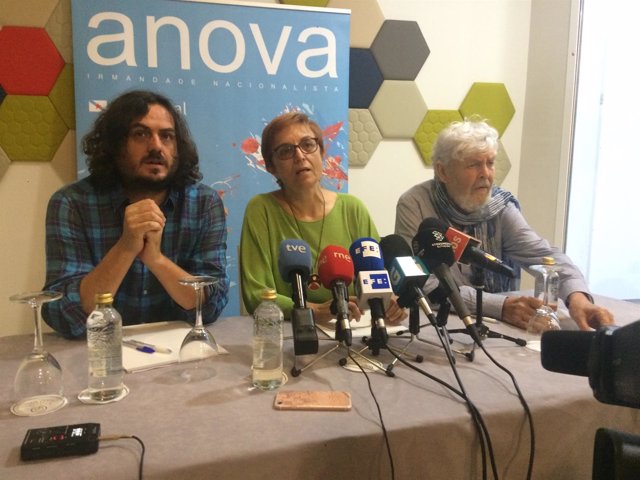 Rueda de prensa de los dirigentes de Anova