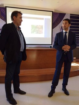 El alcalde de Almacelles, Josep Ibarz y el director del INCASÒL, Damià Calvet