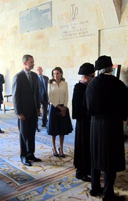   Salamanca: Los Reyes En La Universidad De Salamanca                          