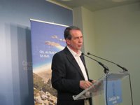 Caballero ve "fascista" a Puigdemont por "forzar movilizaciones" contra alcaldes