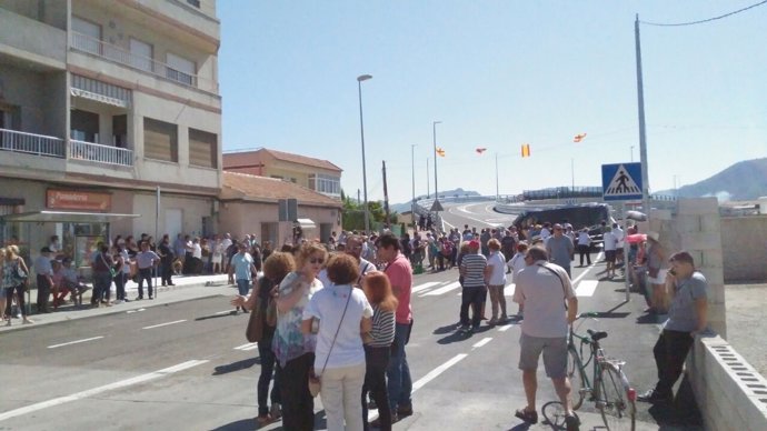 Concejales de Ahora Murcia en el Puente Tiñosa