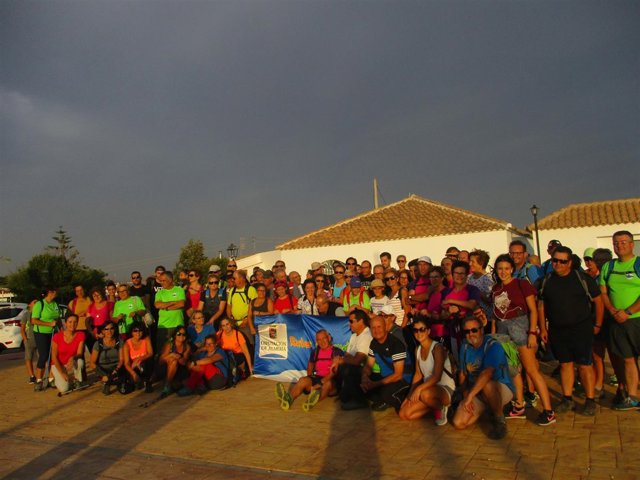 El último 'Sendero de Luna Llena' recorre la barriada de Santopetar de Taberno.