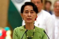 Suu Kyi asegura a un destacado senador de EEUU que garantizará la llegada de ayuda a las zonas rohingya