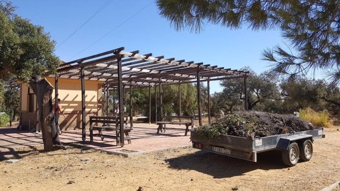 Obras en el parque municipal de San Bartolomé de la Torre.