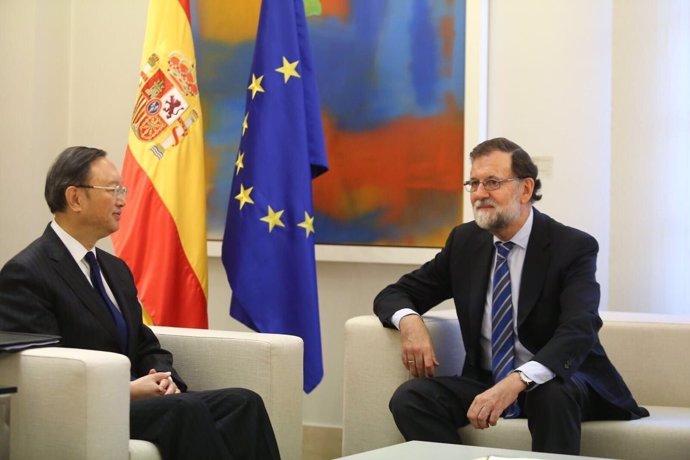 Mariano Rajoy recibe al dirigente chino Yang Jiechi