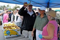 Trump rehúsa vincular los últimos huracanes con el cambio climático