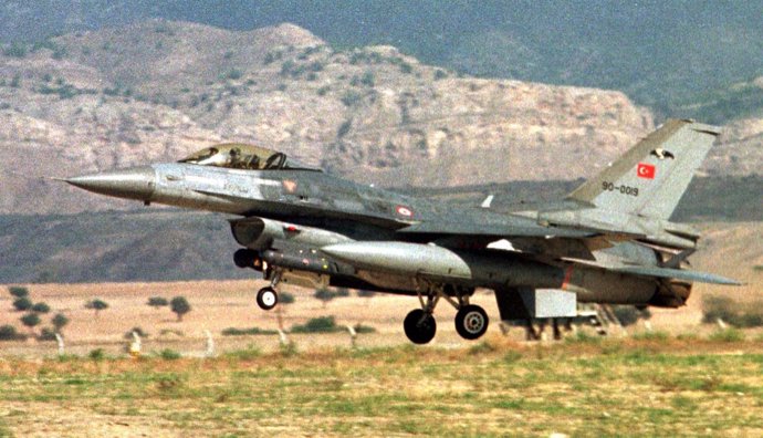 Avión De Combate Turco Sale Para Una Operación Contra El PKK