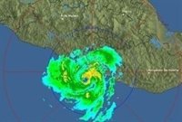 El huracán 'Max' impacta en la costa mexicana del Pacífico y causa fuertes lluvias en Guerrero y Oaxaca