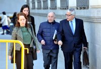 La AN no sentará en el banquillo a Fernández Ordóñez y miembros de la CNMV, pero procesa a Deloitte por Bankia