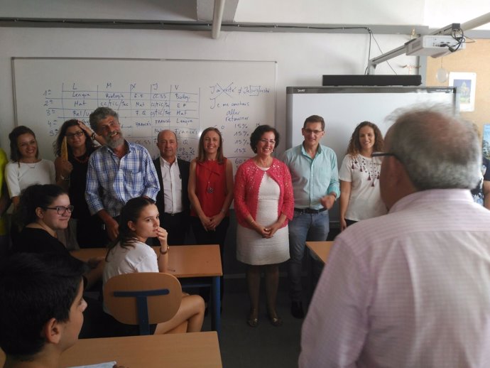La delegada de la Junta abre el curso escolar en Vícar