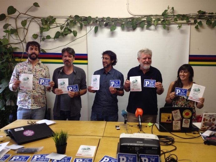 Presentación de las placas reivindicativas.