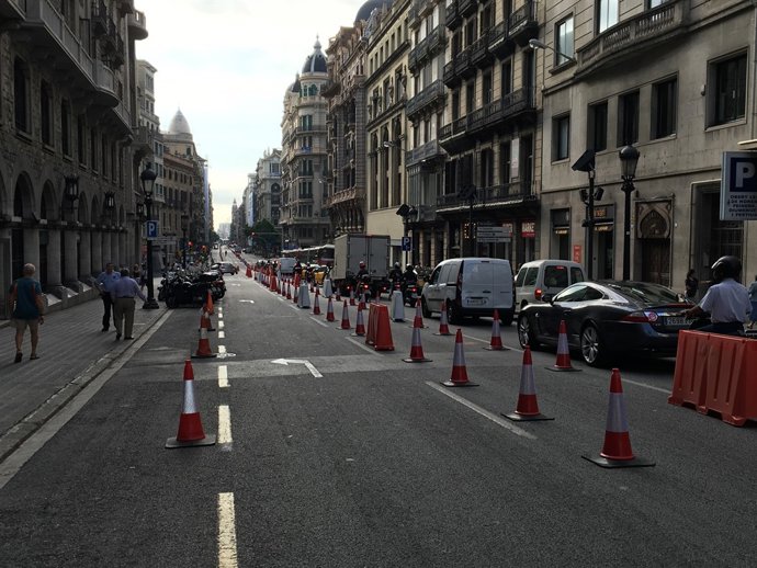 La Via Laietana, en el dia sense cotxes