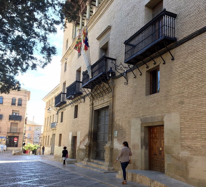 Fachada del Ayuntamiento de Huesca