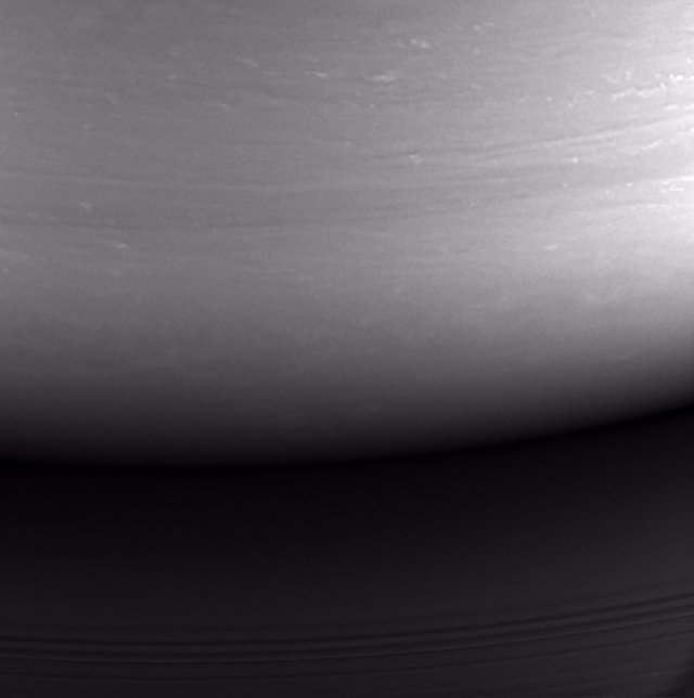La última imagen envíada por la sonda Cassini