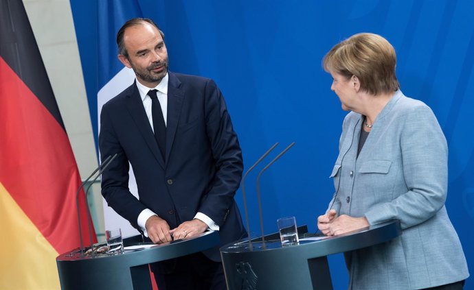 Edouard Philippe y Angela Merkel