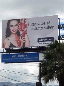 Retiran un cartel publicitario denigrante para la mujer de una empresa cárnica 