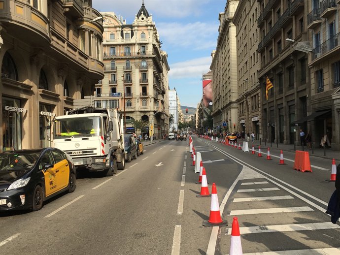 El dia sense cotxes a la Via Laietana.