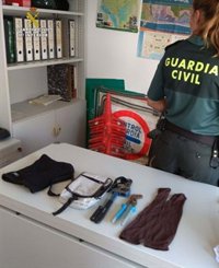 Detenidas cinco personas acusadas de robar en viviendas y comercios de Matalascañas (Huelva)
