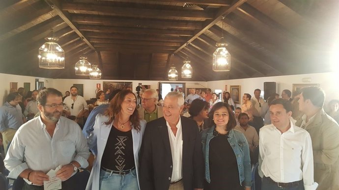 Acto del PP en Carmona (Sevilla), con Javier Arenas y Loles López