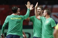 Australia y Francia toman ventaja en las semifinales de la Copa Davis