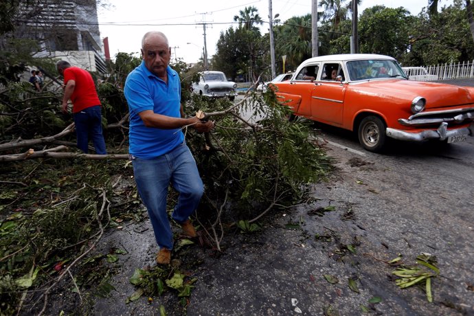 El huracán Irma pasa por Cuba