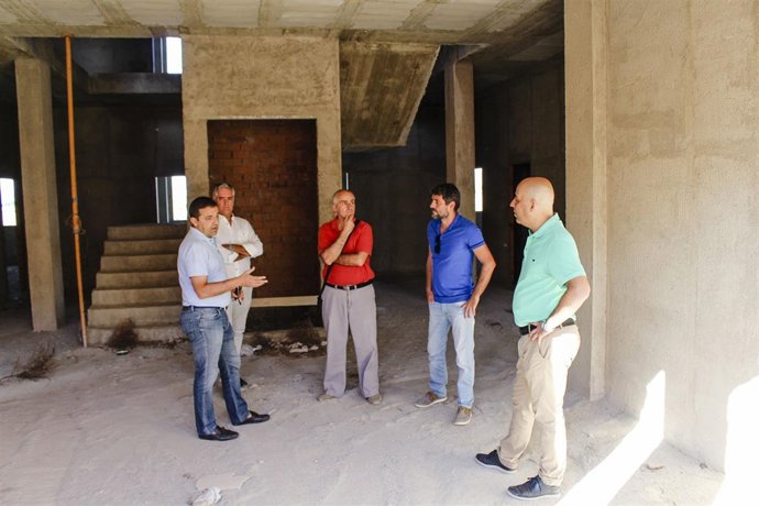 Guillermo Casquet y Domingo Fernández han visitado obras del vivero empresarial.