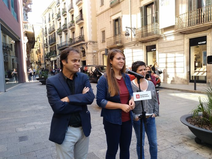 Els tinents d'alcalde Jaume Asens i Janet Sanz