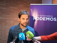 Podemos pide a Vara que deje al PP "fuera" de la negociación del Presupuesto por la corrupción