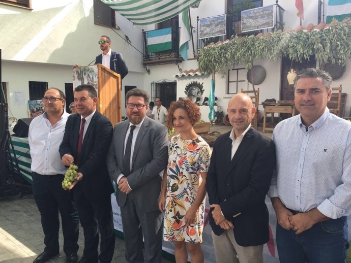 Consejero agricultura día uva pasa el borge málaga distinción