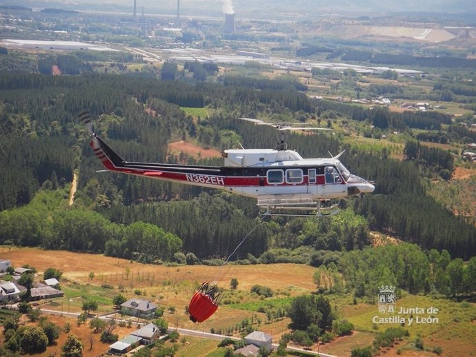 Uno de los helicópteros del operativo de CyL