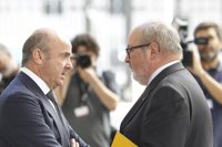 De Guindos asegura que el PIB crecerá este año por encima del 3% y que los PGE de 2018 saldrán adelante