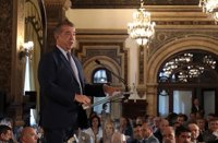 Airbus reconoce dificultades para vender el A400M y el A380 y cerrará un contrato para el C295 con India