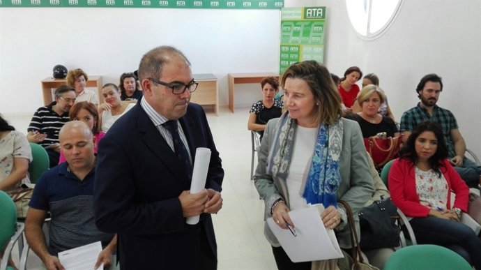 Lorenzo Amor y Ana Caballud antes de iniciarse la jornada