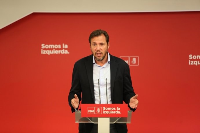 Rueda de prensa de Óscar Puente en la sede del PSOE