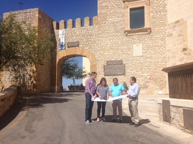 Acceso monumental a Segura de la Sierra