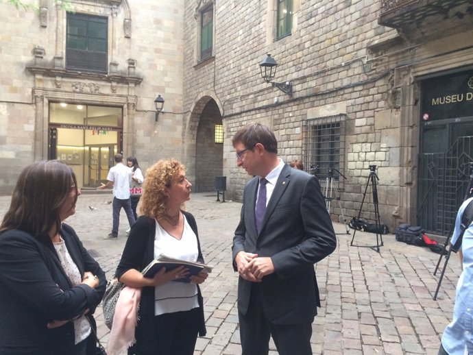 El conseller de Justícia, Carles Mundó, i la senadora d'ERC Ester Capella.