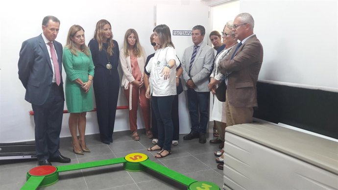 La consejera de Salud de visita en un centro en Chiclana