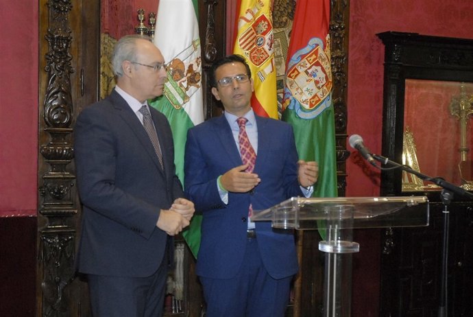 El alcalde de Granada y el presidente del Parlamento de Andalucía