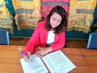 Ayuntamientos piden anular la orden para que sus policías investiguen el referéndum