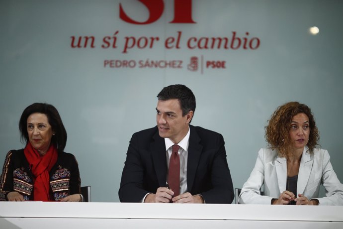 Margarita Robles, Pedro Sánchez y Maritxell Batet 