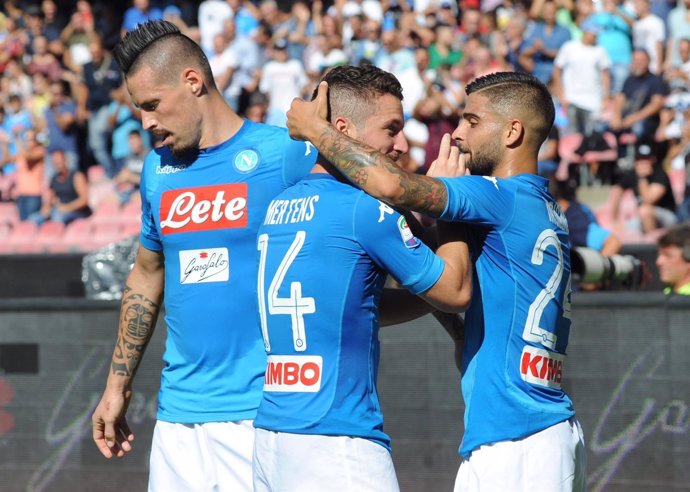 Los jugadores del Nápoles celebran un gol en 2017-18