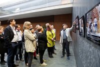Exposición sobre la Puerta del Juicio de Tudela en el Parlamento de Navarra