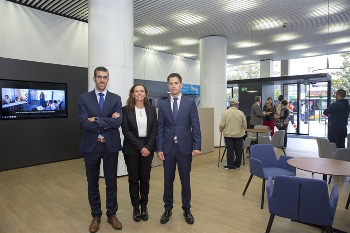 CaixaBank abre una nueva oficina de su modelo 'Store' en Burlada